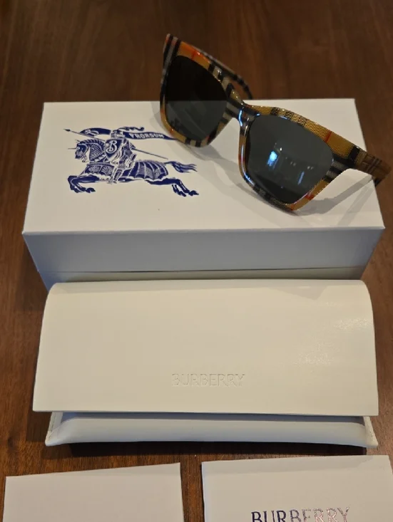 Burberry House Check Plaid Elsa Sunglasses - Picture 2 of 6